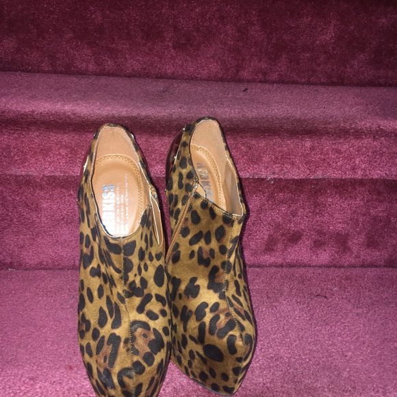 Boots - Booties - Picture 3 of 4